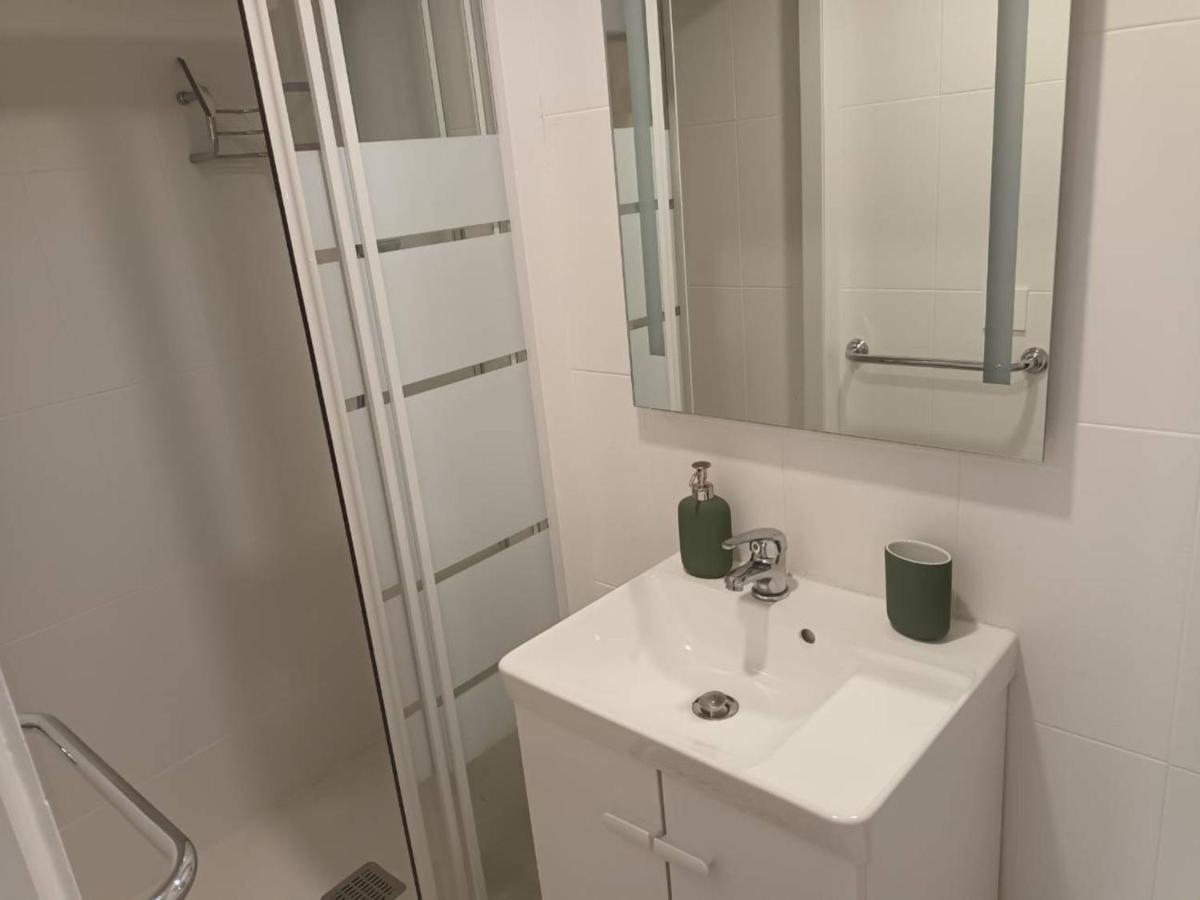 T2 Renove, Centre-ville Hendaye, Proche Baie, Sans Ascenseur, Balcon, Calme, Wifi Non Inclus - Fr-1-239-850