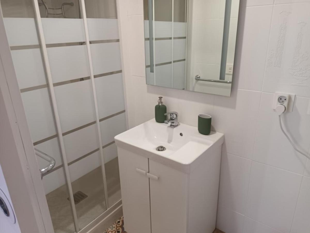 T2 Renove, Centre-ville Hendaye, Proche Baie, Sans Ascenseur, Balcon, Calme, Wifi Non Inclus - Fr-1-239-850 Apartment *