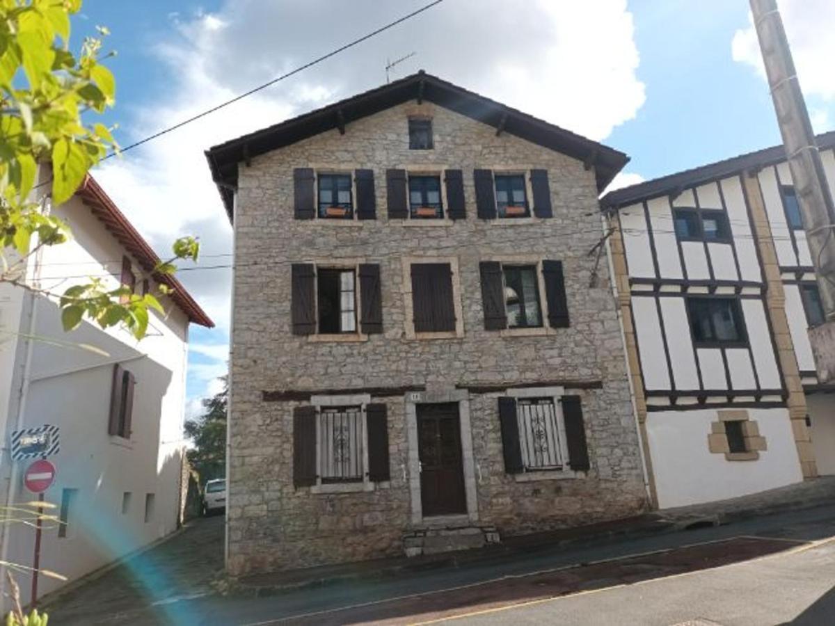 T2 Renove, Centre-ville Hendaye, Proche Baie, Sans Ascenseur, Balcon, Calme, Wifi Non Inclus - Fr-1-239-850
